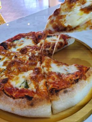 pizzeria ll futuro del sole／ピザ